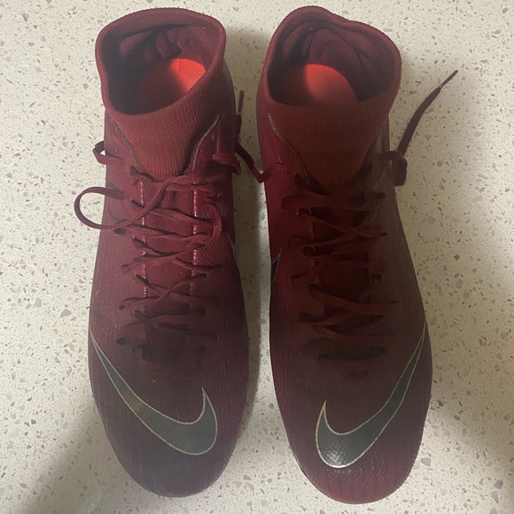 Boys Nike cleats - Picture 5 of 5